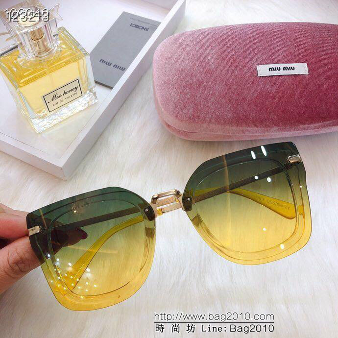 MIUMIU繆繆 原單代工廠推薦款 偏光 防止紫外線 太陽眼鏡 適合各種臉型  lly1392